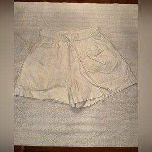 Universal Thread ladies Size S Off White Shorts